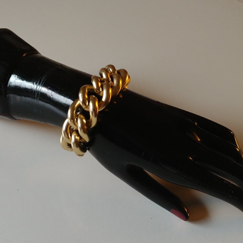 Junky gold tone Links Bracelet 8"